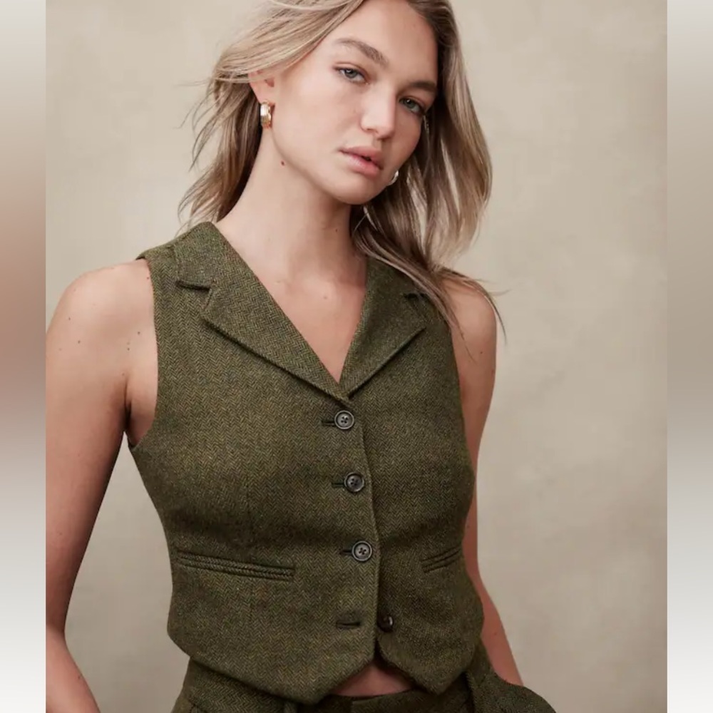 Banana Republic Factory Herringbone Suiting Vest. Size M. NWT.